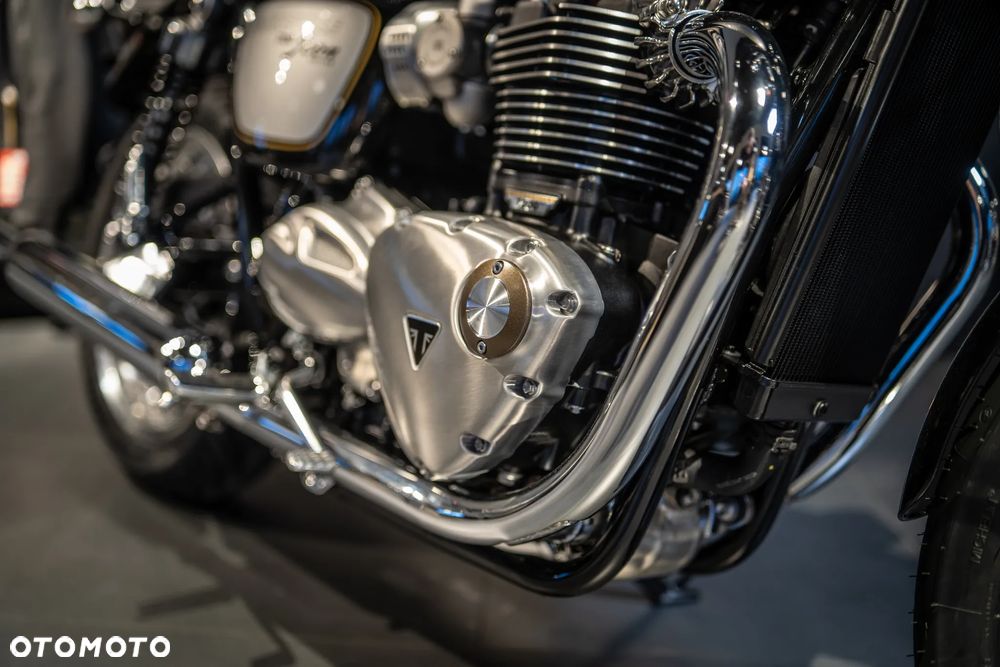 Triumph Bonneville - 22