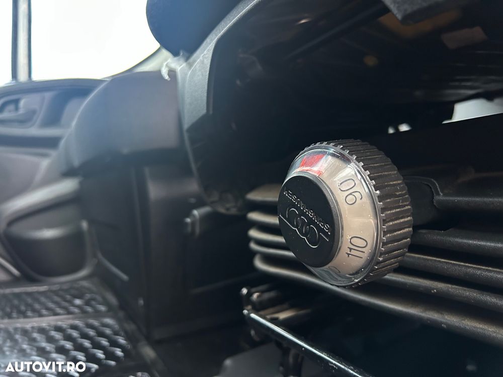 Iveco LIFT DE CONTAINER CU CARLIG 3.0 D - 25