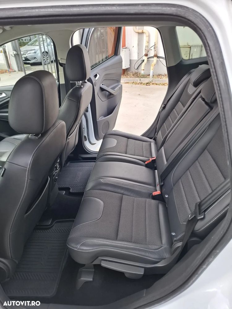 Ford Kuga 2.0 TDCi Powershift 4WD Titanium - 9