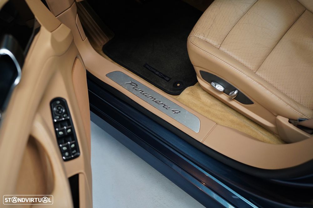 Porsche Panamera 4 PDK - 24