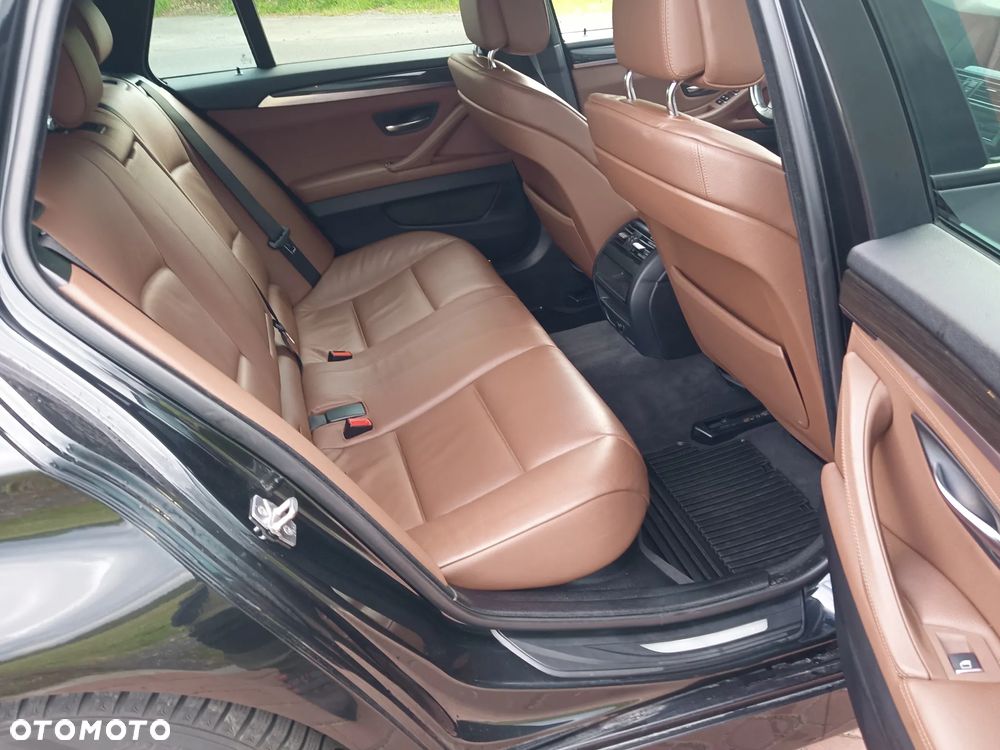 BMW Seria 5 530d xDrive - 10