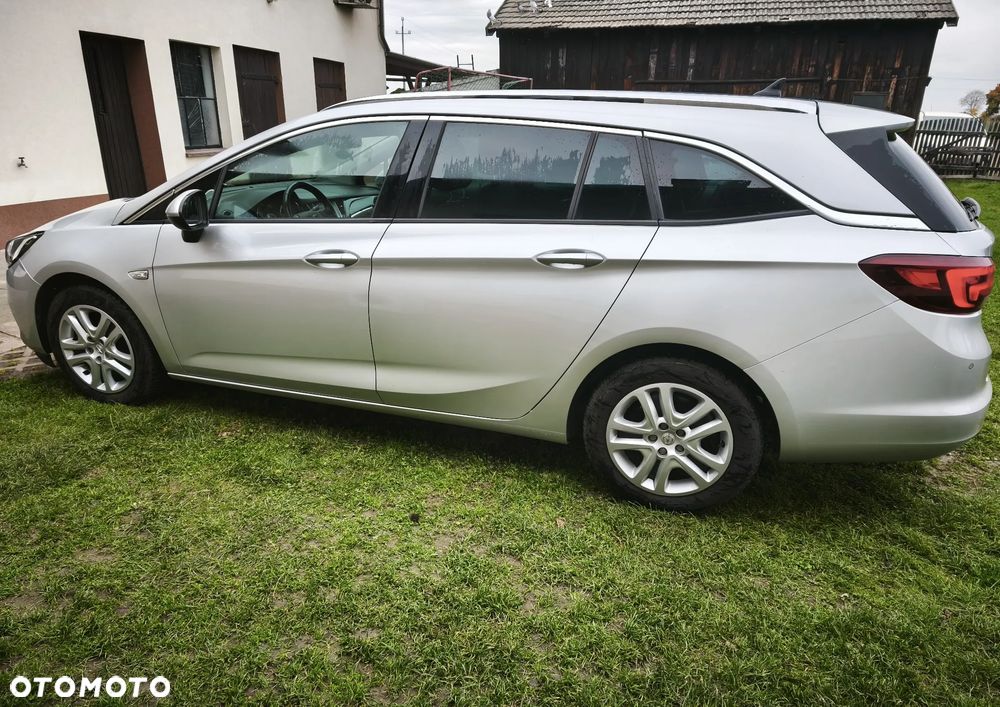 Opel Astra 1.6 D (CDTI) Start/Stop Innovation - 2