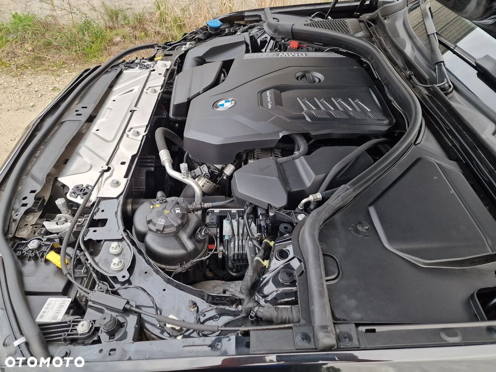 BMW Seria 3 318i M Sport - 31