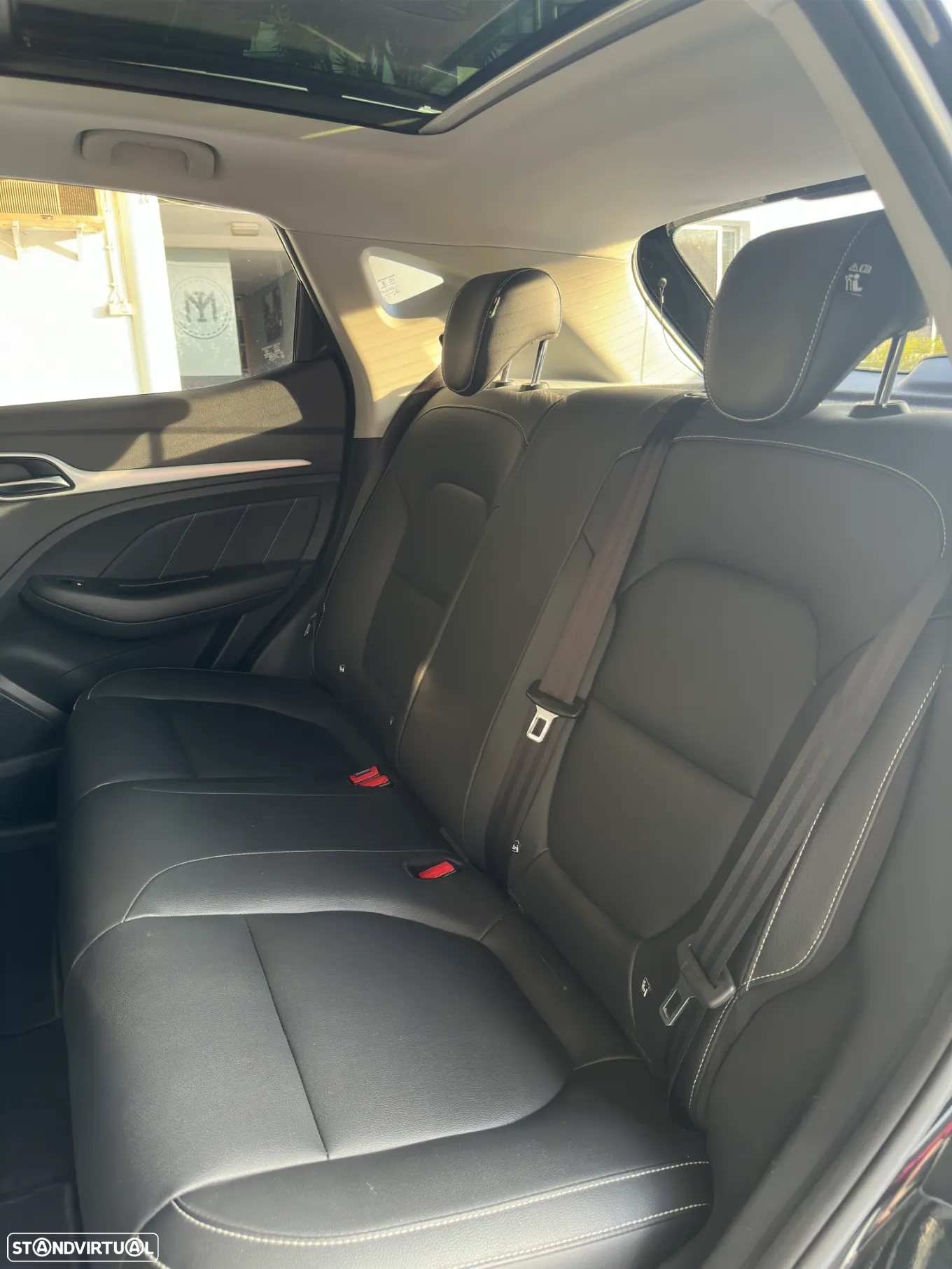 MG ZS EV 44.5 kWh Luxury - 33