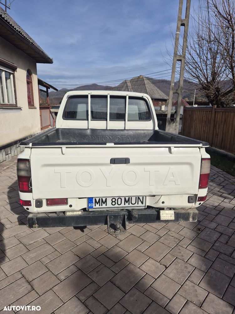 Toyota Hilux 4x4 Double Cab - 9