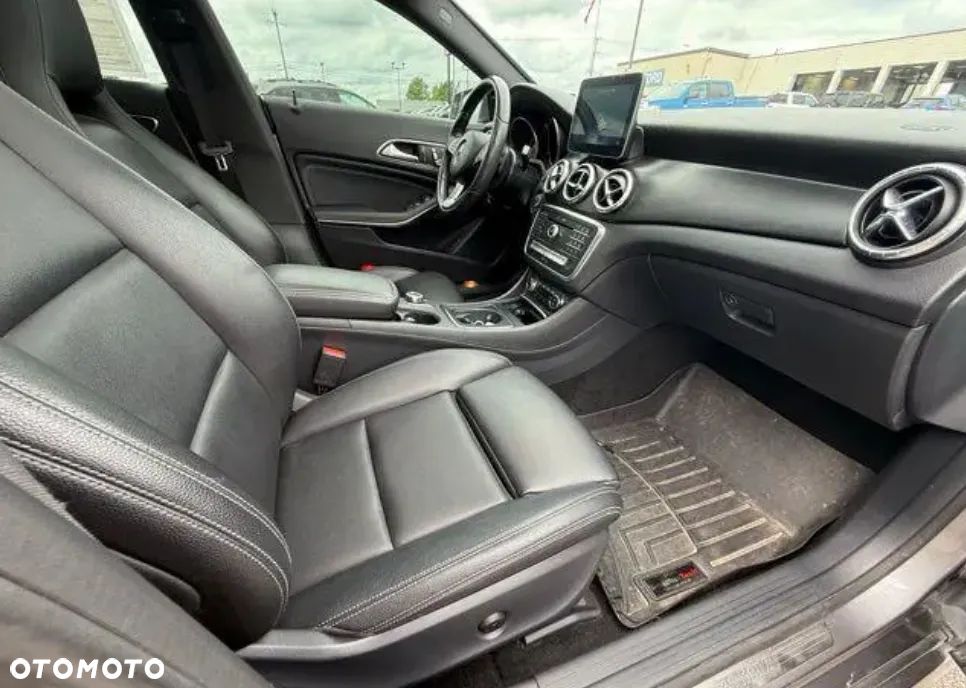 Mercedes-Benz CLA 250 4-Matic AMG Line - 20