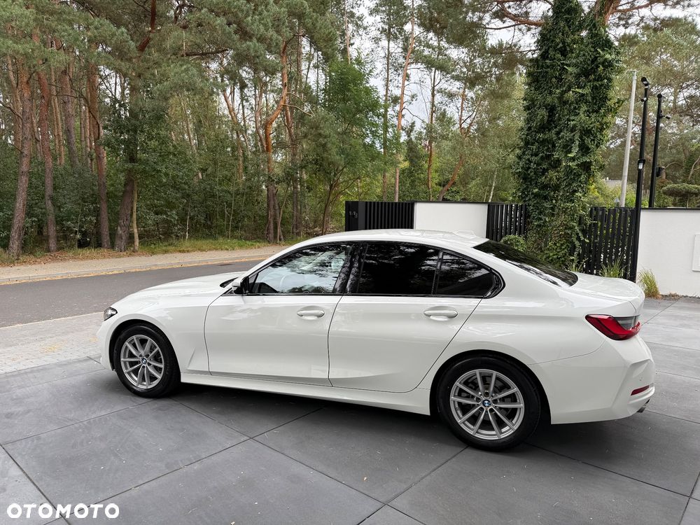 BMW Seria 3 318d - 11