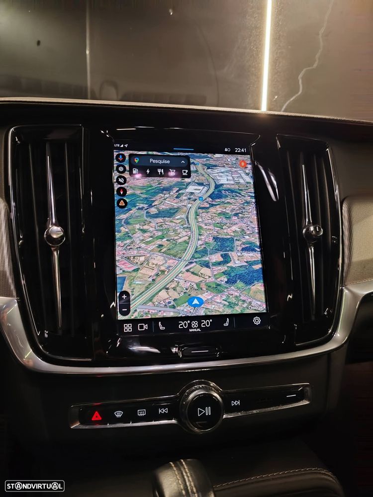 Volvo XC 60 T6 AWD Recharge Geartronic RDesign Expression - 21