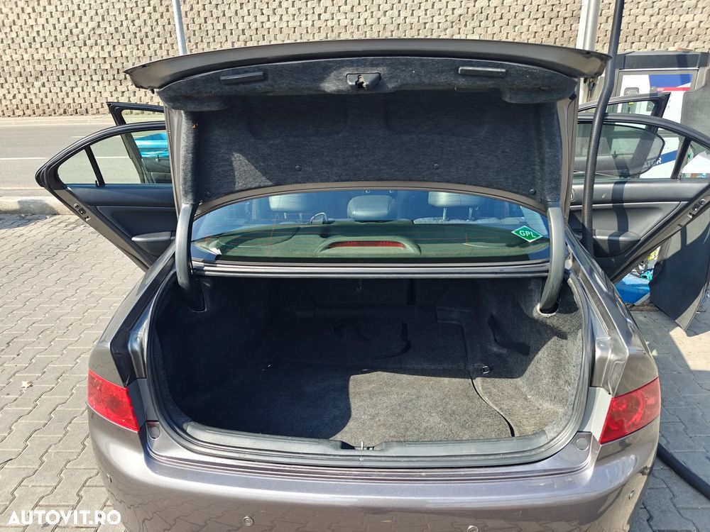 Honda Accord 2.0 i Tourer ES - 10
