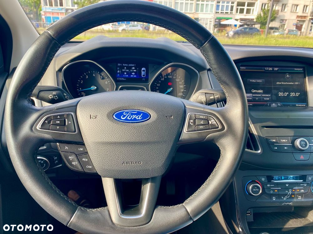 Ford Focus 1.0 EcoBoost Gold X (Trend) - 11