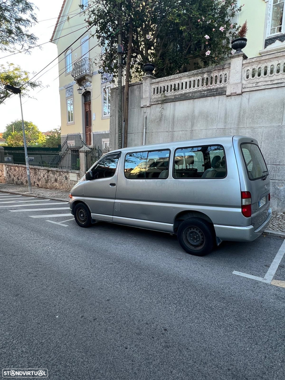 Toyota HiAce - 3