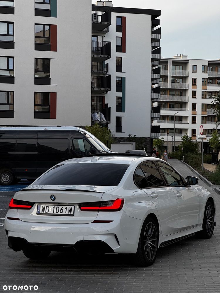 BMW Seria 3 330i xDrive M Sport - 11