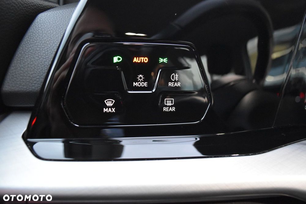 Volkswagen Golf Variant 2.0 TDI Life - 23