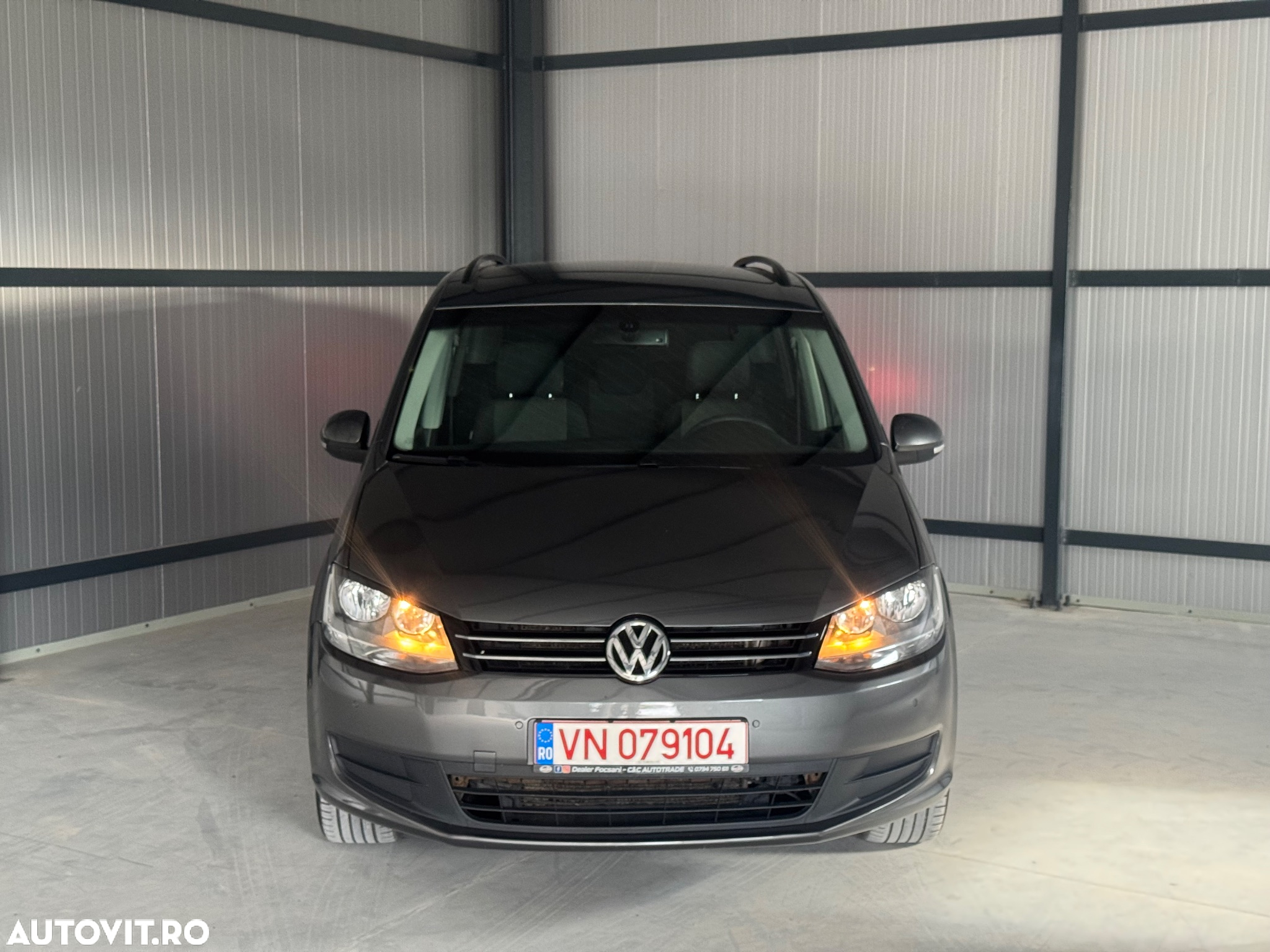 Volkswagen Sharan 2.0 TDI DSG BlueMotion Technology Comfortline - 4