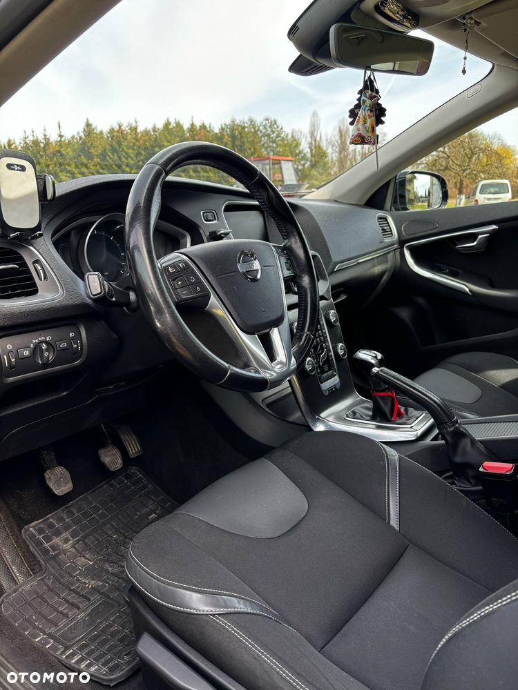 Volvo V40 D4 Momentum - 13