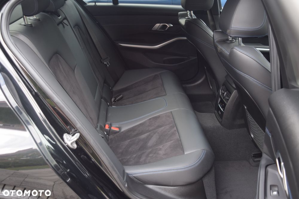 BMW Seria 3 320d xDrive M Sport sport - 25