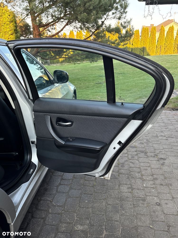 BMW Seria 3 320d - 16