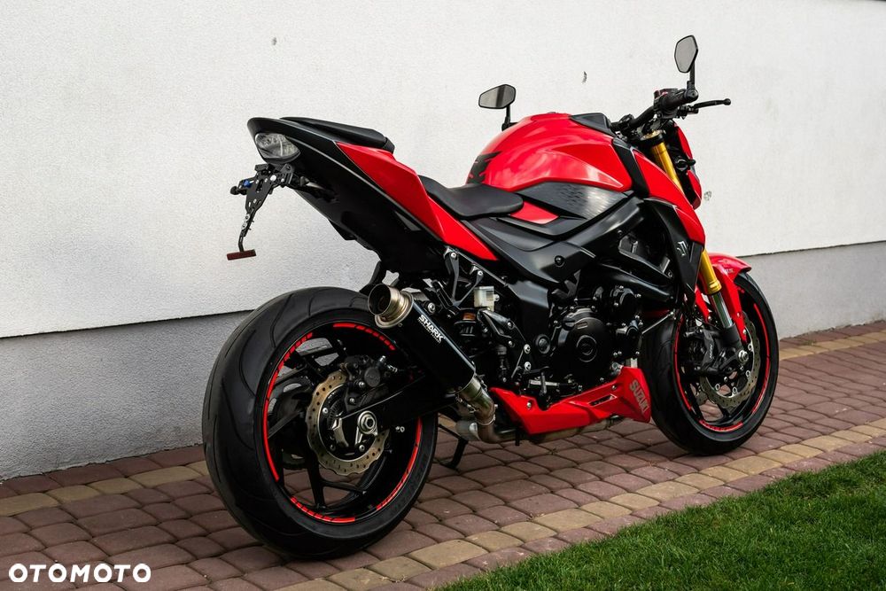 Suzuki GSX - 4