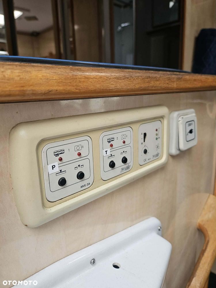 Mercedes-Benz Sprinter - 13