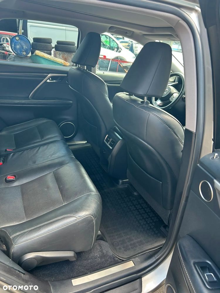Lexus RX - 12