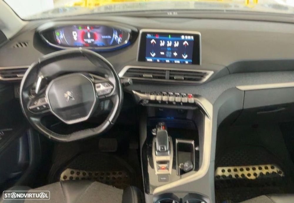 Peugeot 5008 1.5 BlueHDi Allure EAT8 - 17