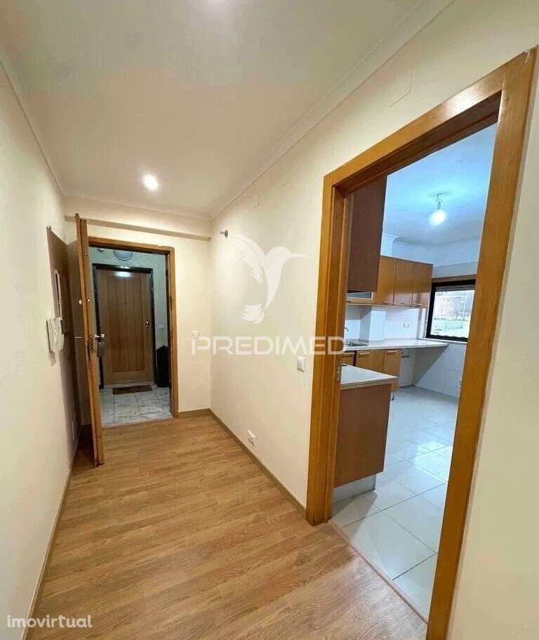 Fantástico T3 em Rio de Mouro - Grande imagem: 2/33