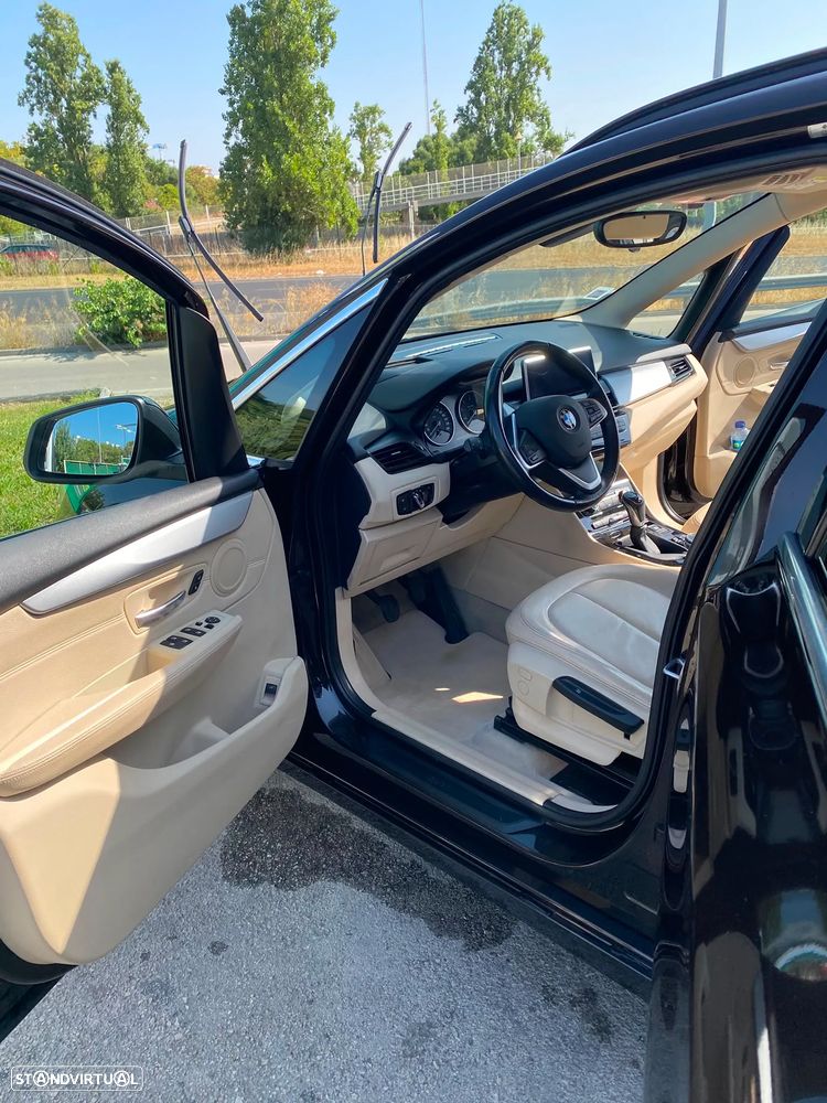 BMW 218 Active Tourer d Luxury Line - 7
