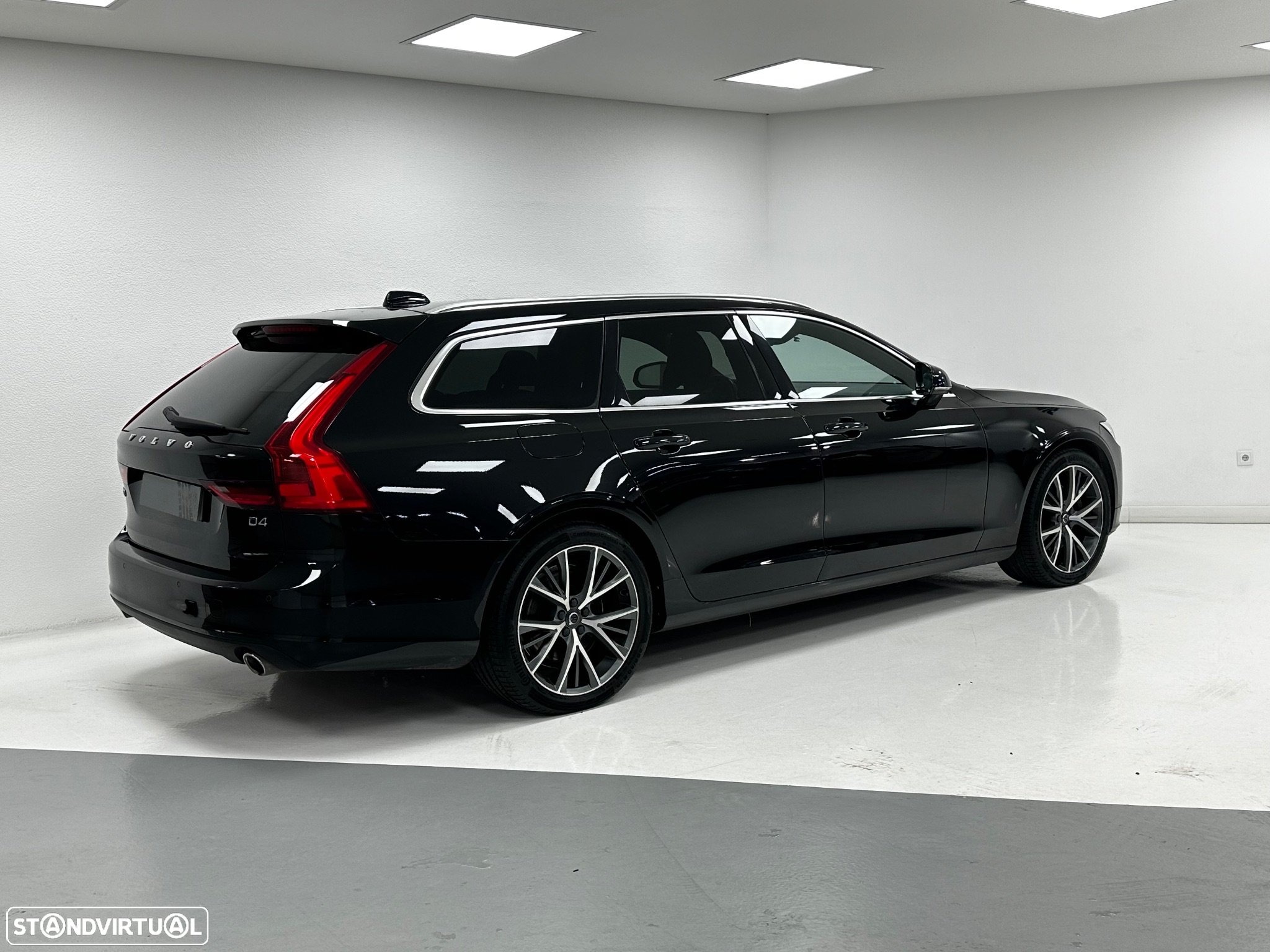 Volvo V90 2.0 D4 Momentum Plus Geartronic - 3