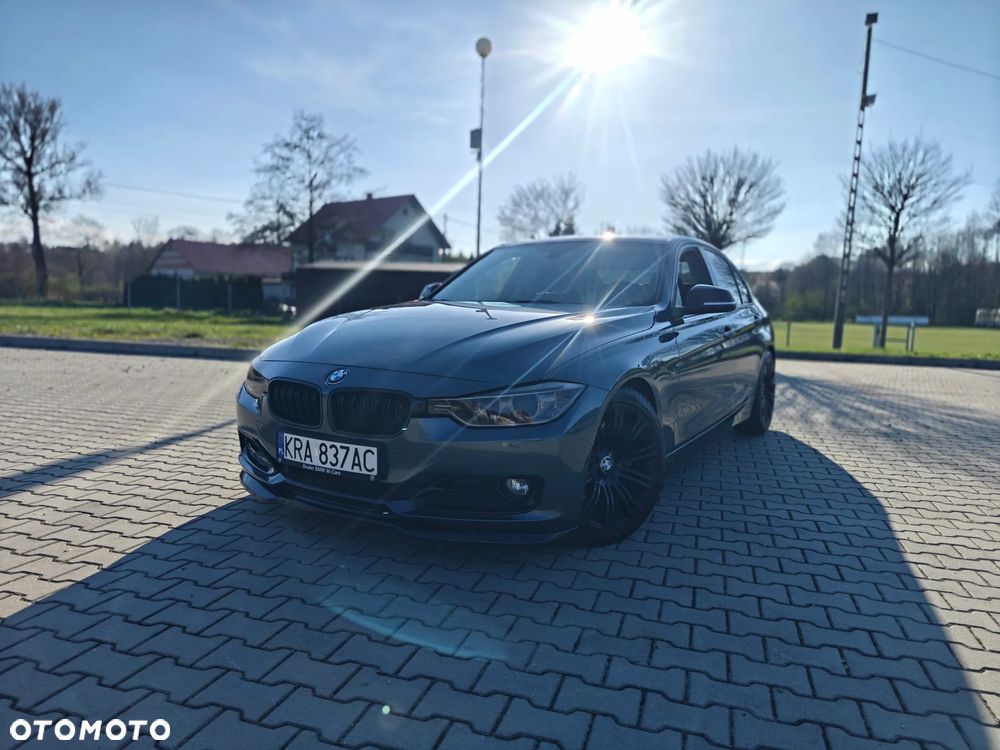 BMW Seria 3 320d Sport Line - 2