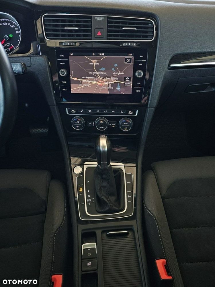 Volkswagen Golf - 18