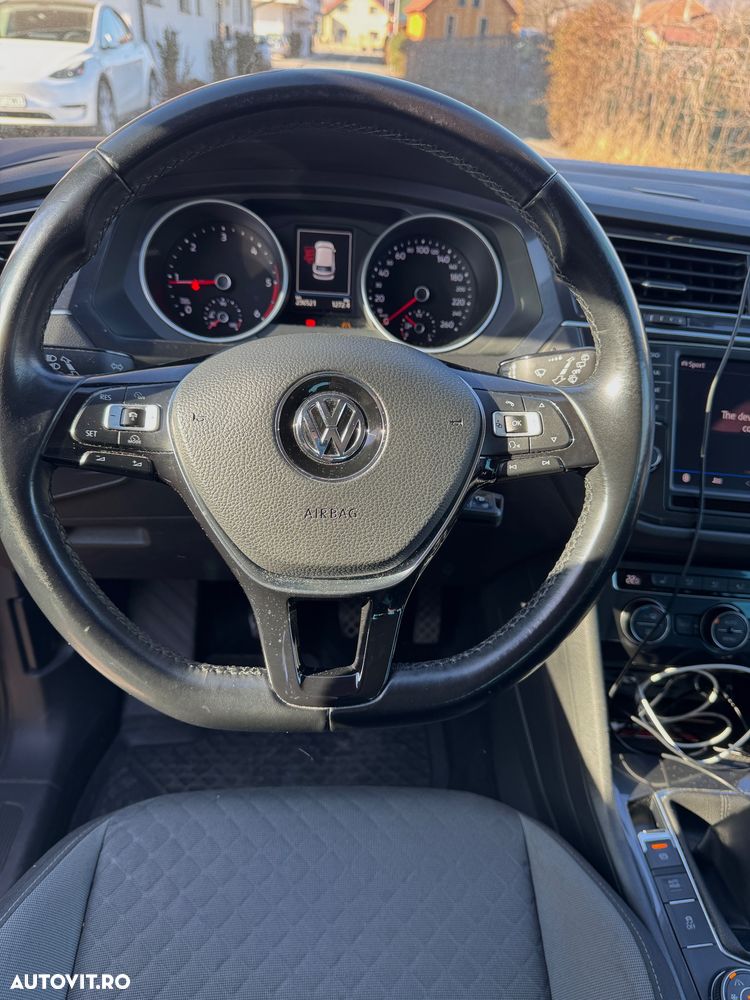 Volkswagen Tiguan 2.0 TDI 4Mot Comfortline - 24