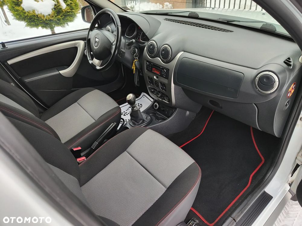 Dacia Duster 1.6 16V 4x4 Prestige - 7