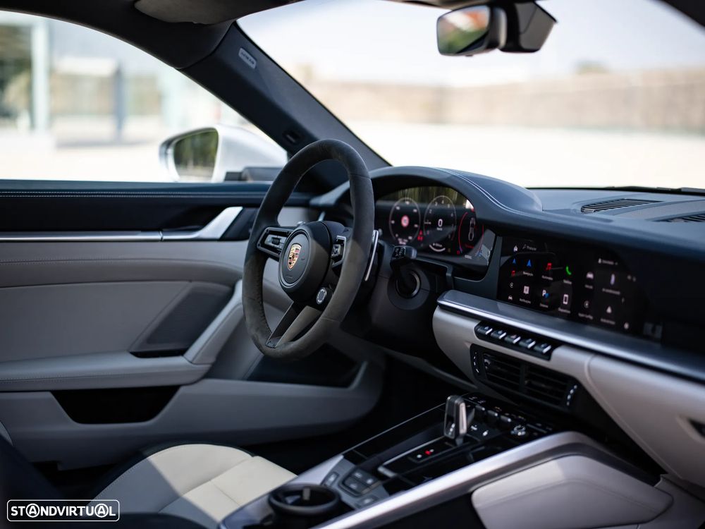 Porsche 911 (992) Carrera - 42