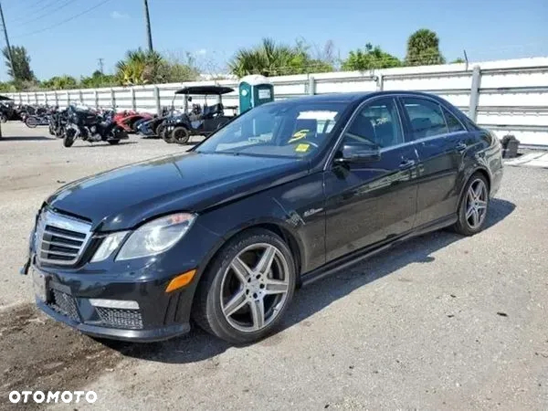 Mercedes-Benz Klasa E 63 AMG - 12