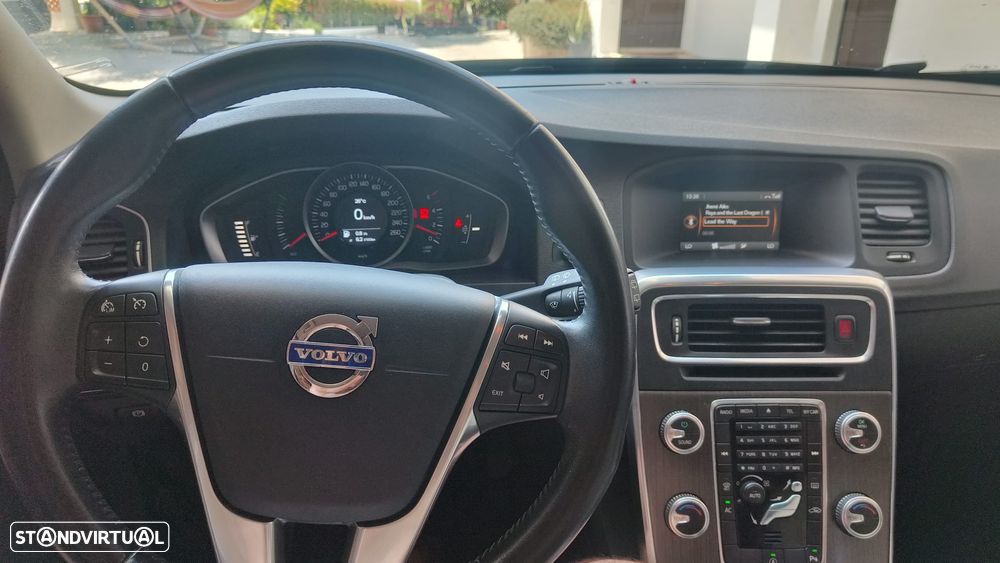 Volvo V60 2.0 D3 Momentum - 15