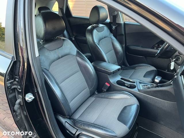 Kia Niro 1.6 GDI Hybrid L Business Line - 14