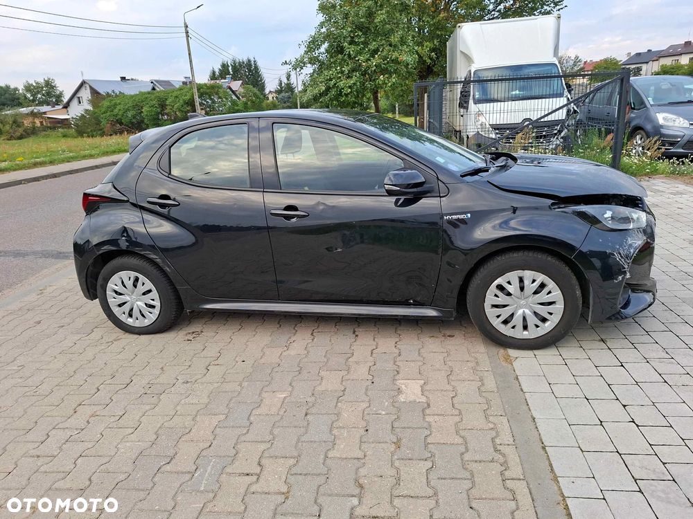 Toyota Yaris Hybrid 100 Life - 15