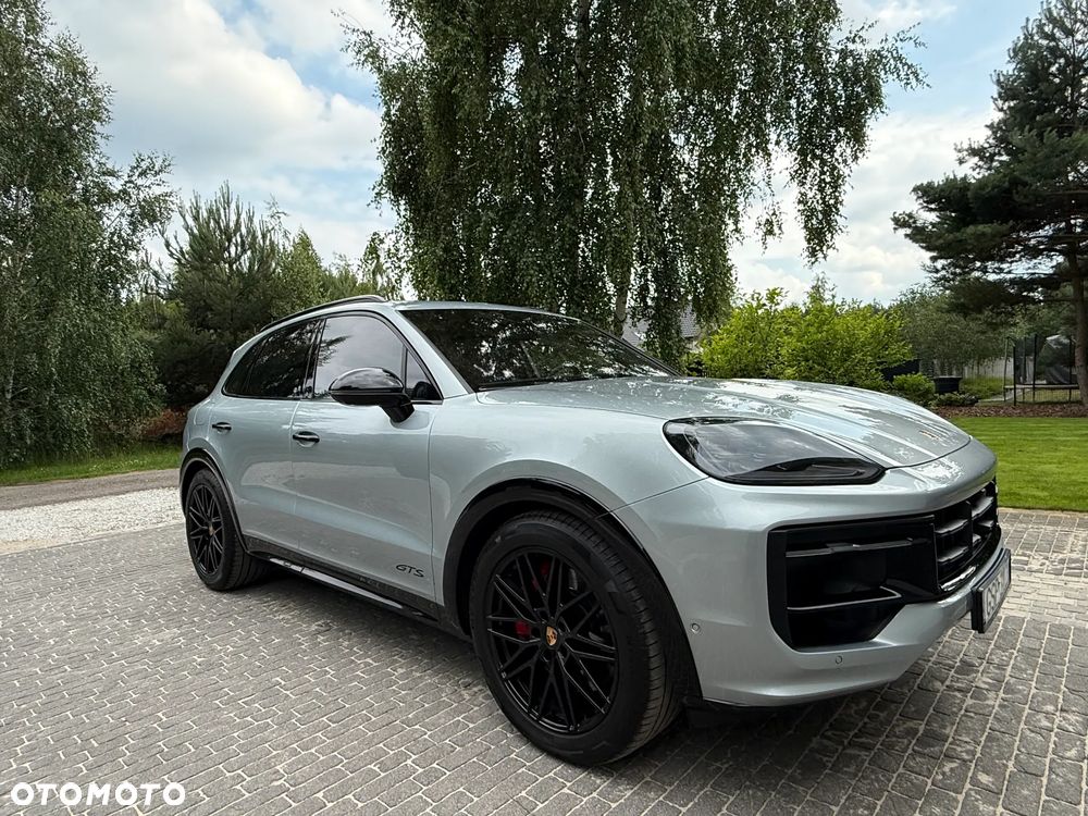 Porsche Cayenne - 1