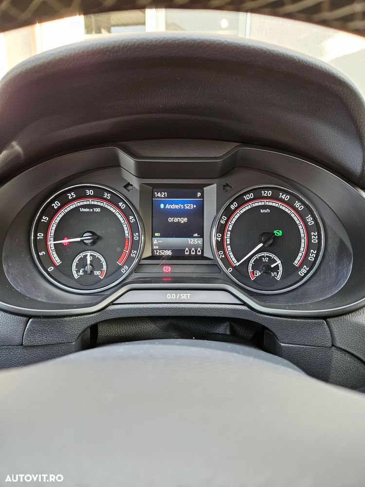 Skoda Octavia 2.0 TDI DSG 4X4 RS - 11