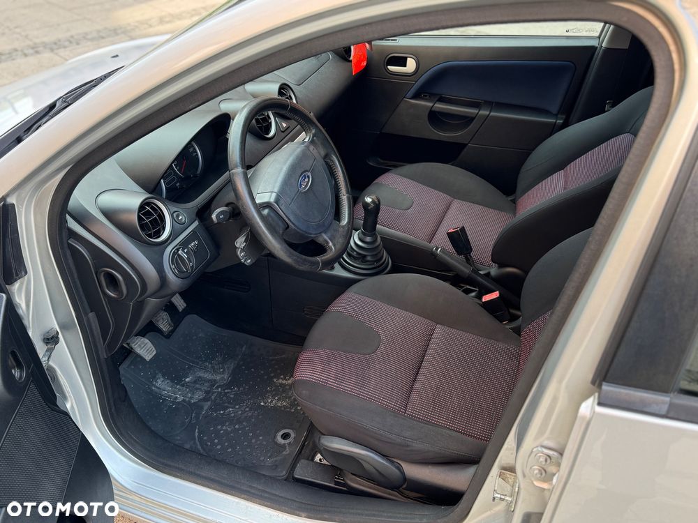 Ford Fiesta - 10