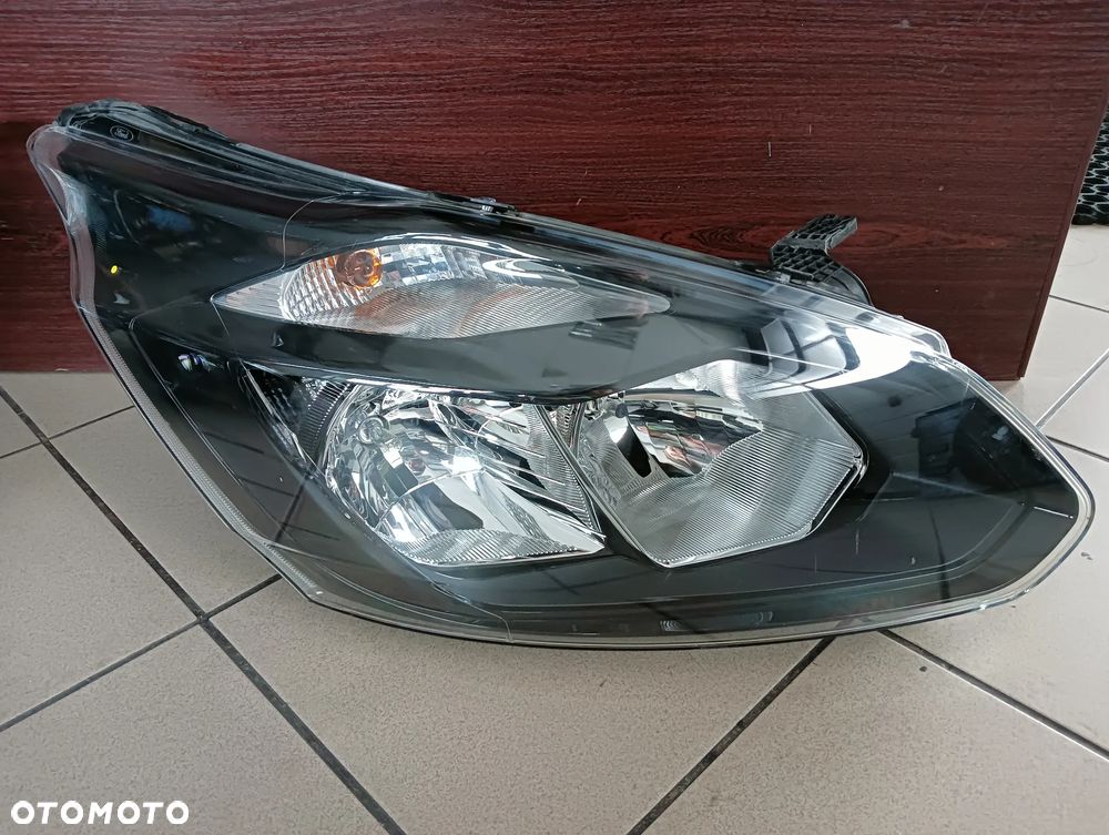 FORD CUSTOM prawy REFLEKTOR EUROPA - 1