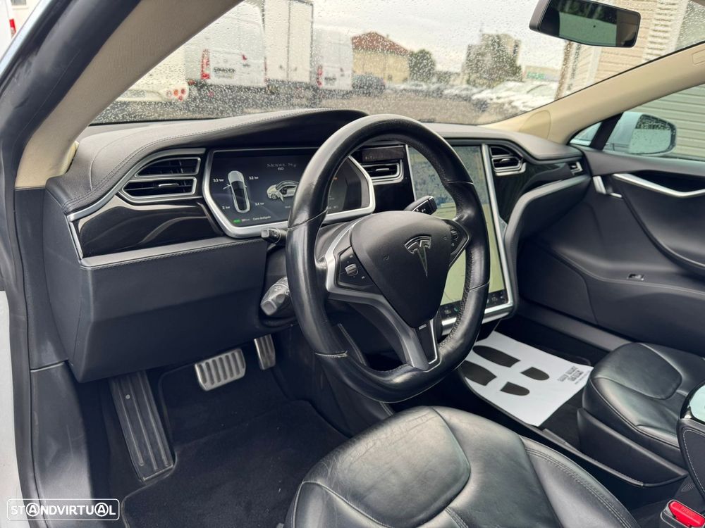 Tesla Model S 60D - 6