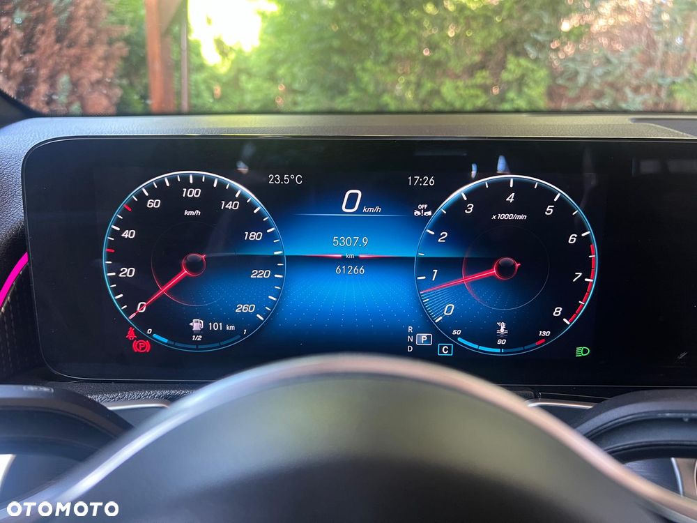 Mercedes-Benz GLB 250 4-Matic 8G-DCT - 7