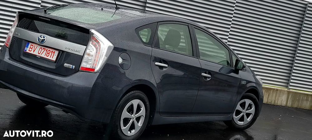 Toyota Prius Plug-in (Hybrid) Comfort - 2