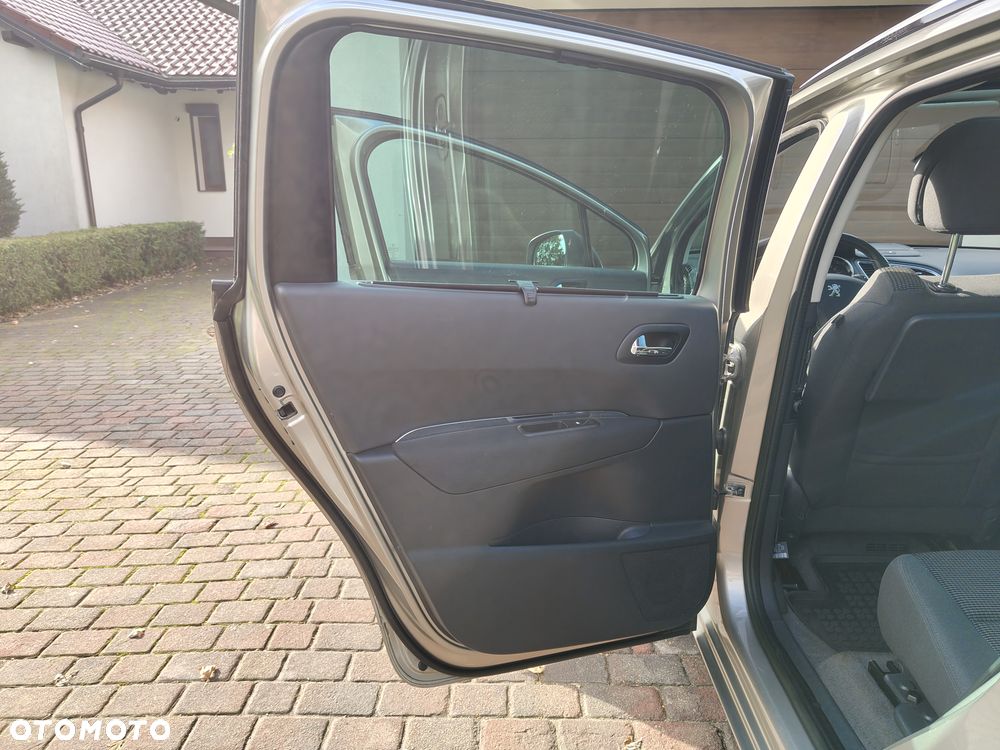 Peugeot 5008 - 26