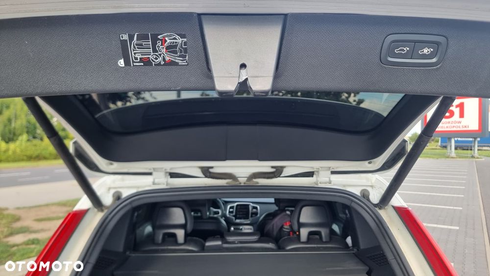 Volvo XC 90 D5 AWD Geartronic RDesign - 9