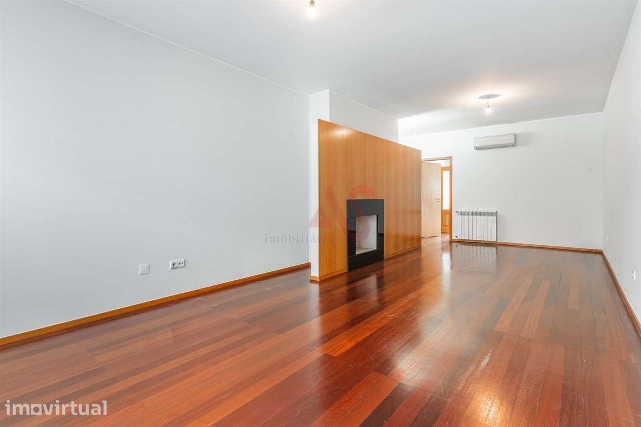 Apartamento T3 com 153 m² | Garagem Fechada | Ar Condicionado | Aqueci - Grande imagem: 5/20