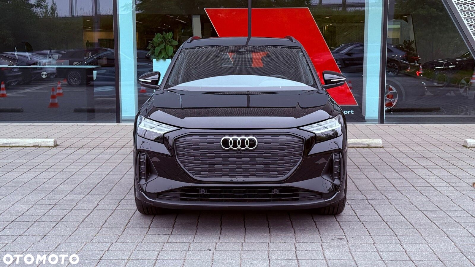 Audi Q4 e-tron - 4