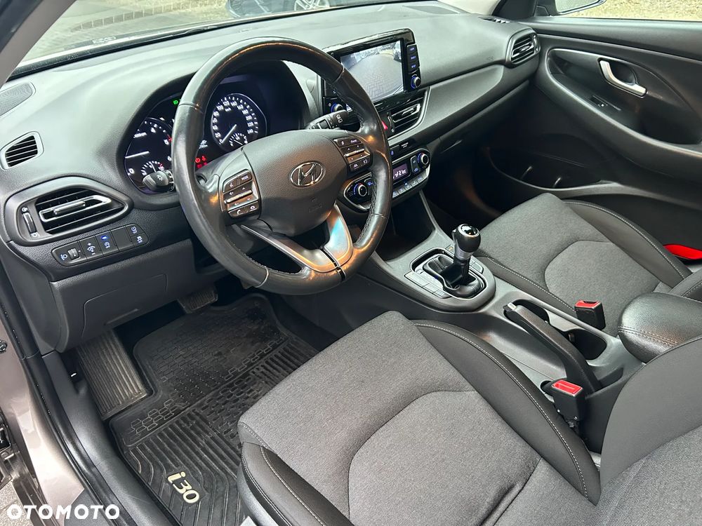 Hyundai i30 1.6 D Comfort DCT - 9