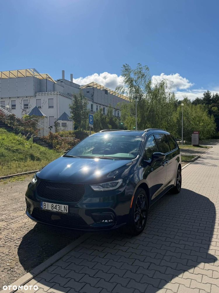 Chrysler Pacifica - 5